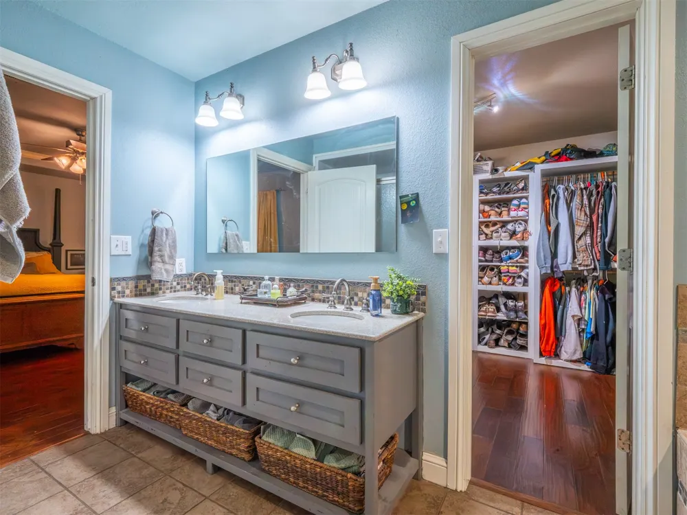 216 Peaceable Ridge McAlester, OK 74501