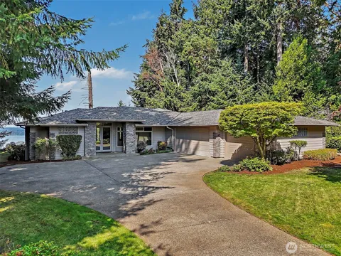 1045 Paha View Drive