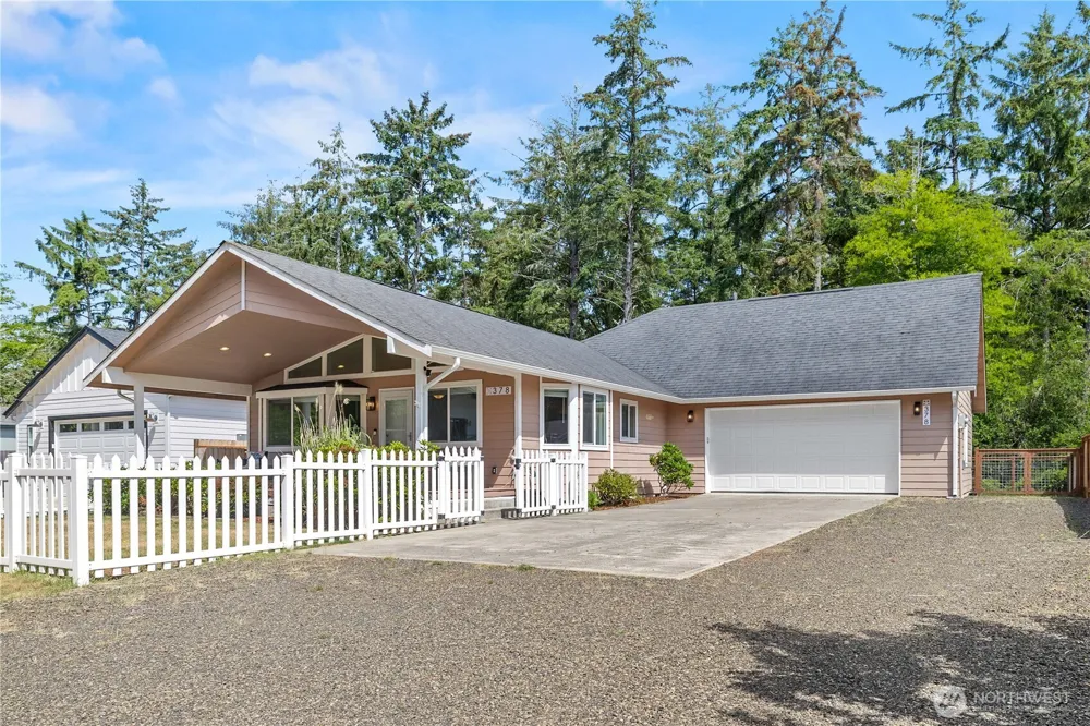 378 Eridani Loop SE Ocean Shores, WA 98569