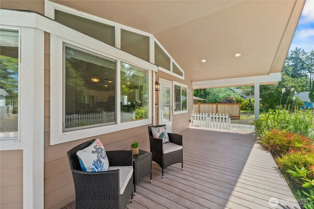 378 Eridani Loop SE Ocean Shores, WA 98569