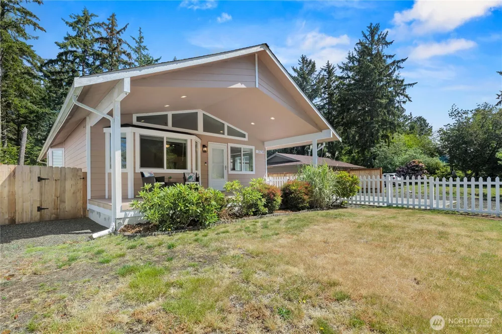 378 Eridani Loop SE Ocean Shores, WA 98569