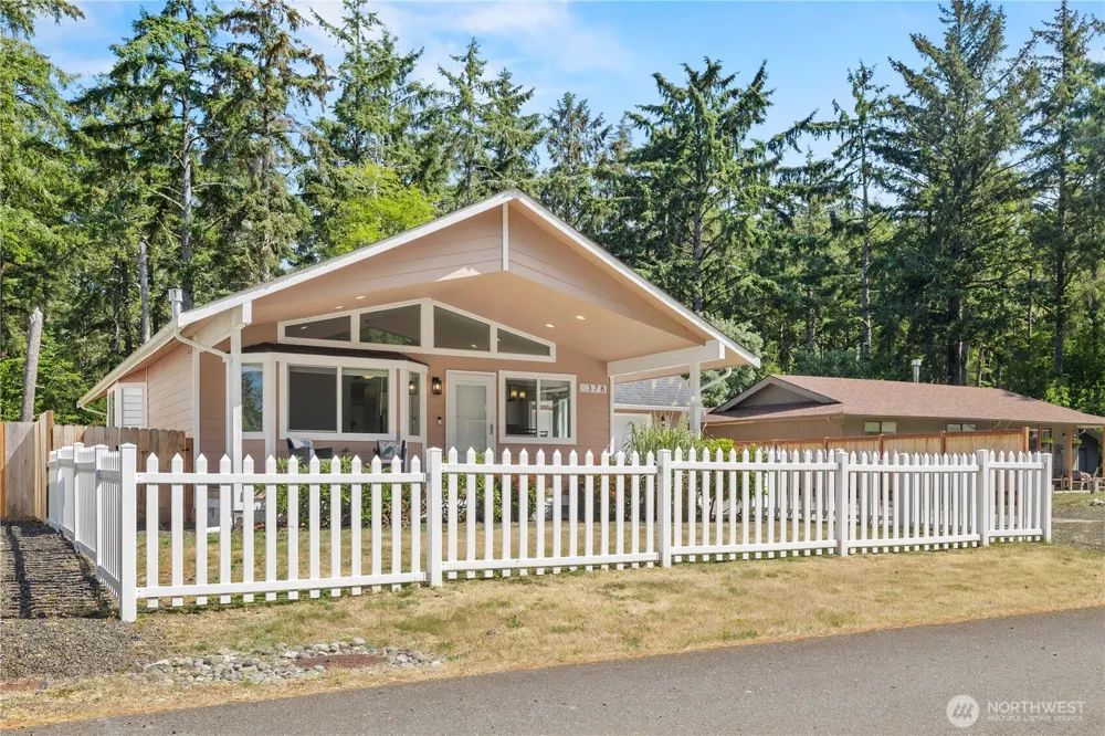 378 Eridani Loop SE Ocean Shores, WA 98569
