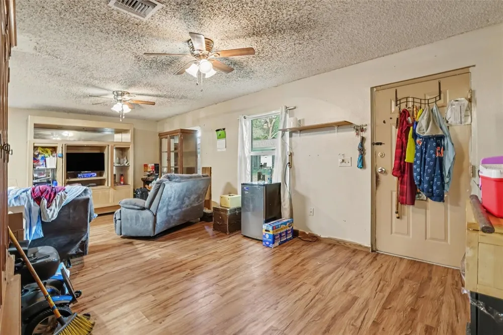 1506 FISH FIN COURT Tampa, FL 33619