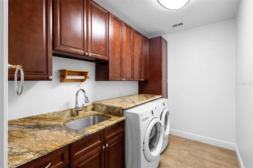 73 SANCTUARY AVENUE Debary, FL 32713