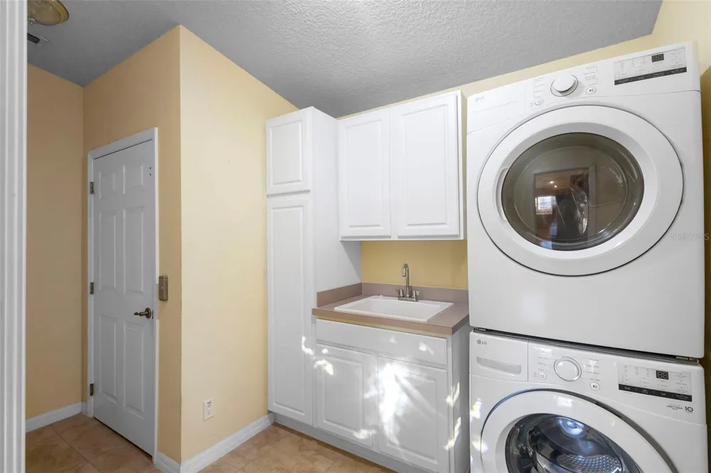 73 SANCTUARY AVENUE Debary, FL 32713