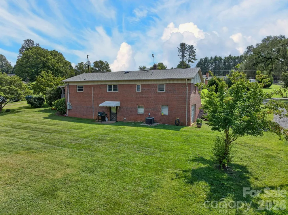 2559 Sweetbriar Circle Lenoir, NC 28645