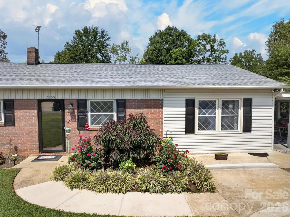 2559 Sweetbriar Circle Lenoir, NC 28645