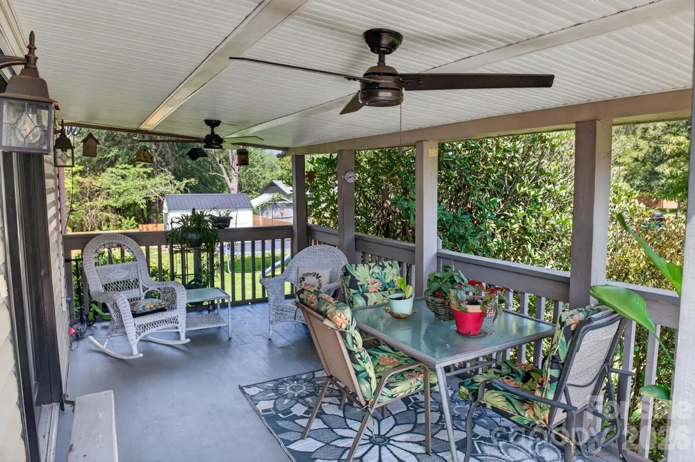 2559 Sweetbriar Circle Lenoir, NC 28645