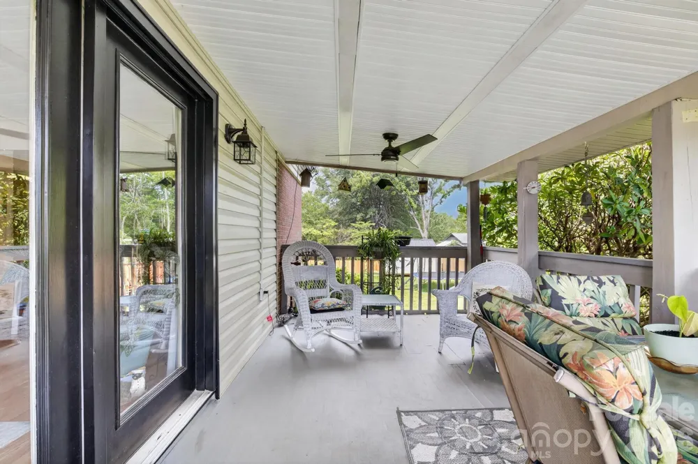 2559 Sweetbriar Circle Lenoir, NC 28645