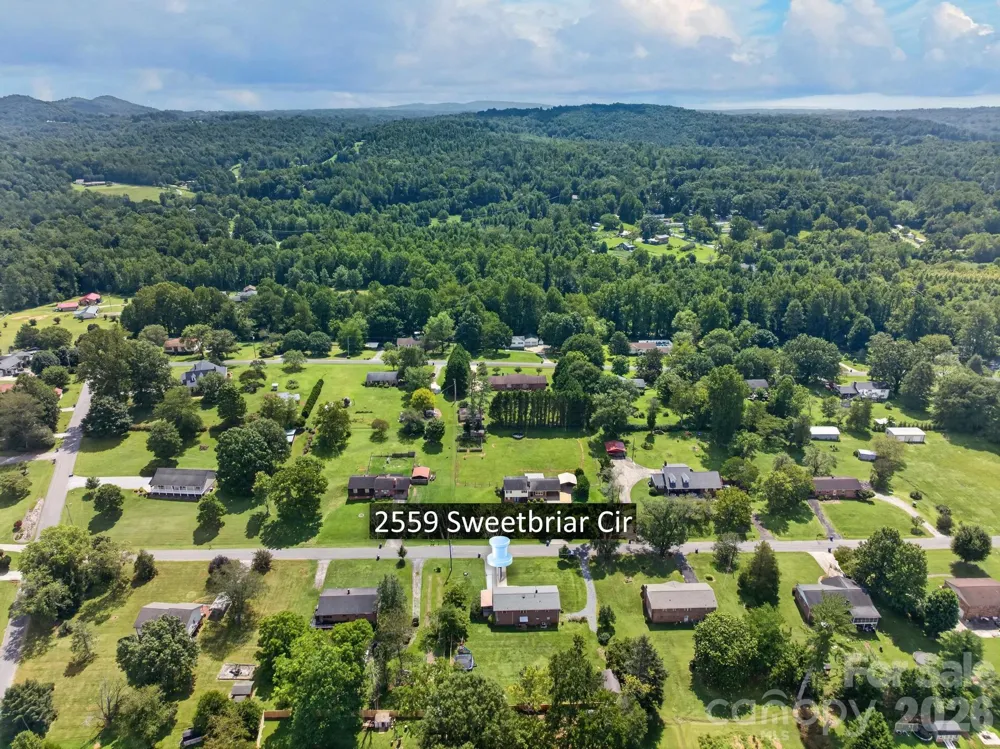 2559 Sweetbriar Circle Lenoir, NC 28645
