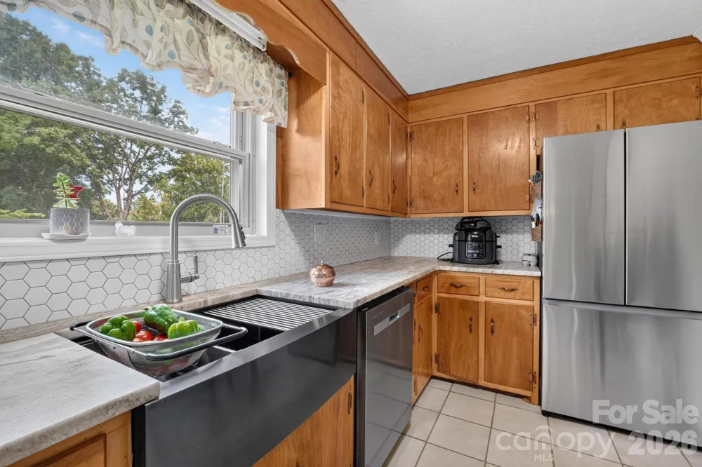 2559 Sweetbriar Circle Lenoir, NC 28645