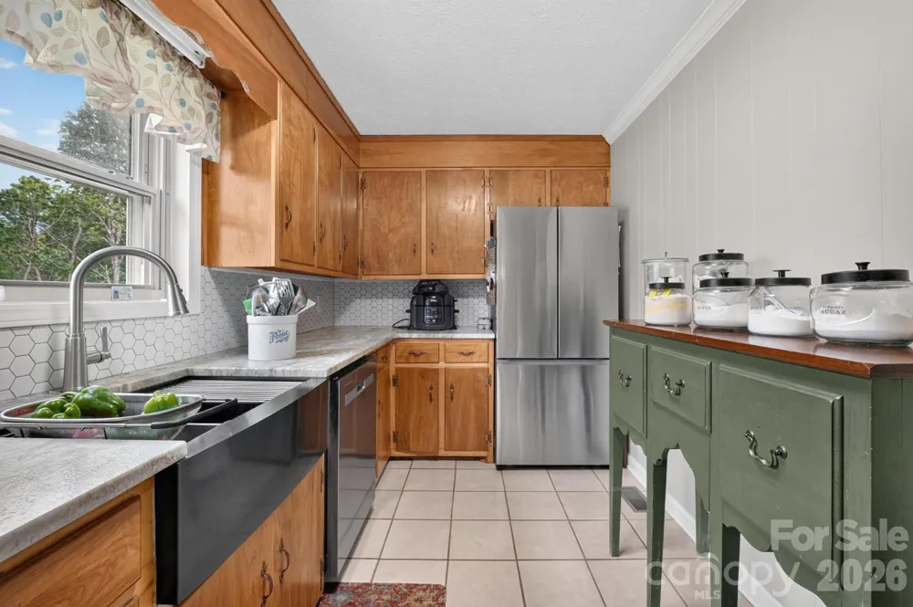 2559 Sweetbriar Circle Lenoir, NC 28645