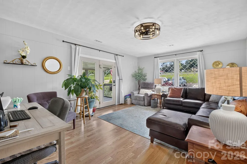 2559 Sweetbriar Circle Lenoir, NC 28645