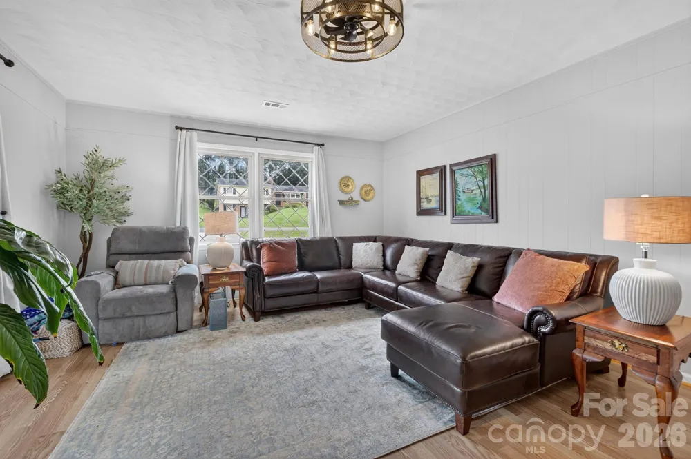 2559 Sweetbriar Circle Lenoir, NC 28645