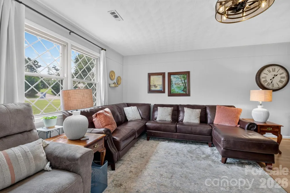 2559 Sweetbriar Circle Lenoir, NC 28645