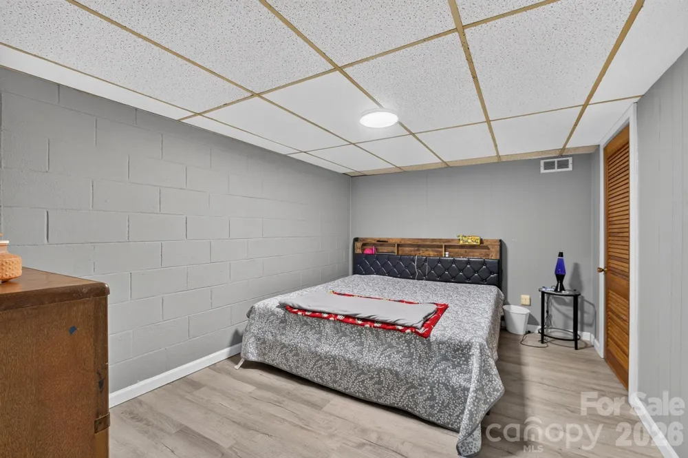 2559 Sweetbriar Circle Lenoir, NC 28645