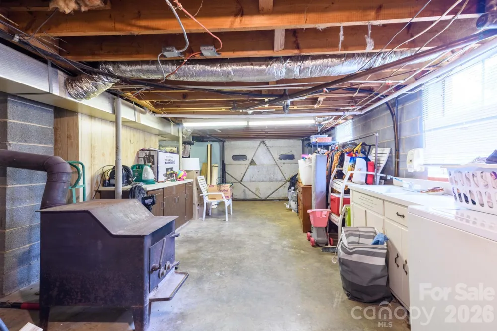 2559 Sweetbriar Circle Lenoir, NC 28645