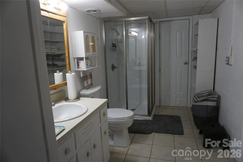 2559 Sweetbriar Circle Lenoir, NC 28645