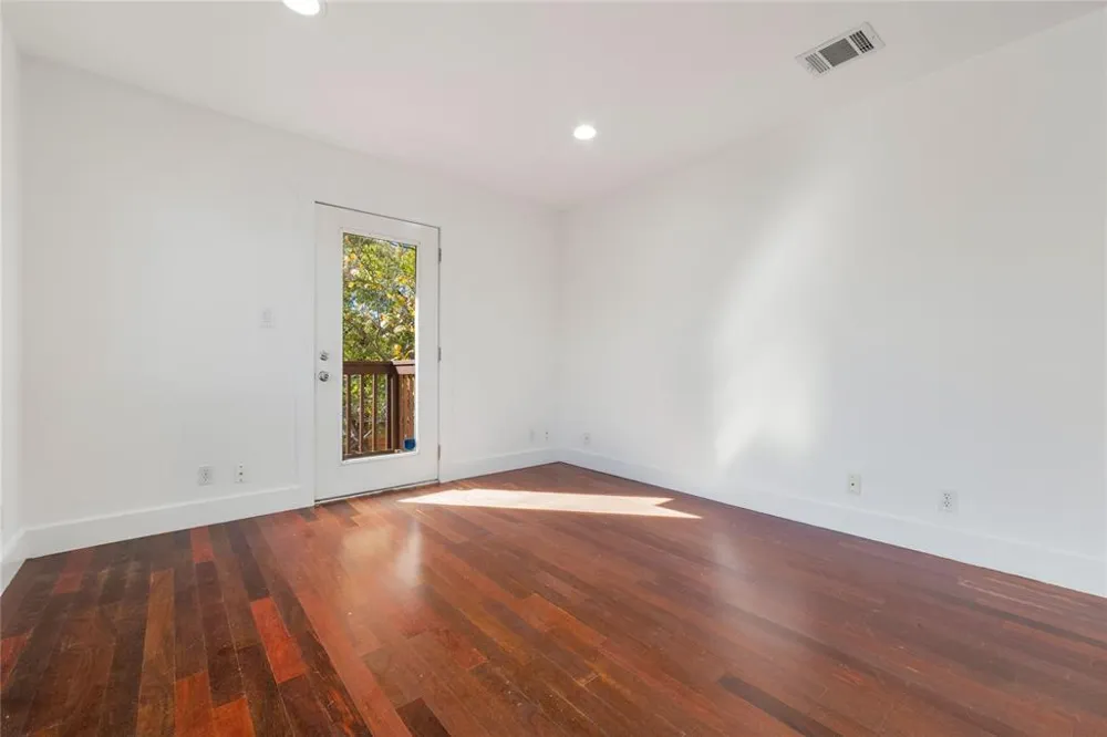 1917 Barge Street #204 Austin, TX 78745