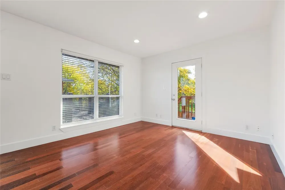 1917 Barge Street #204 Austin, TX 78745