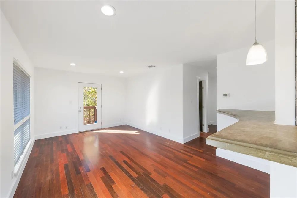 1917 Barge Street #204 Austin, TX 78745