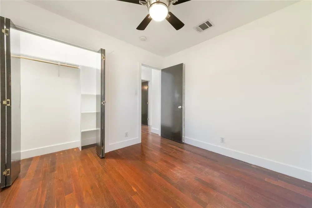 1917 Barge Street #204 Austin, TX 78745