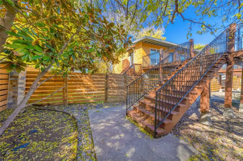 1917 Barge Street #204 Austin, TX 78745