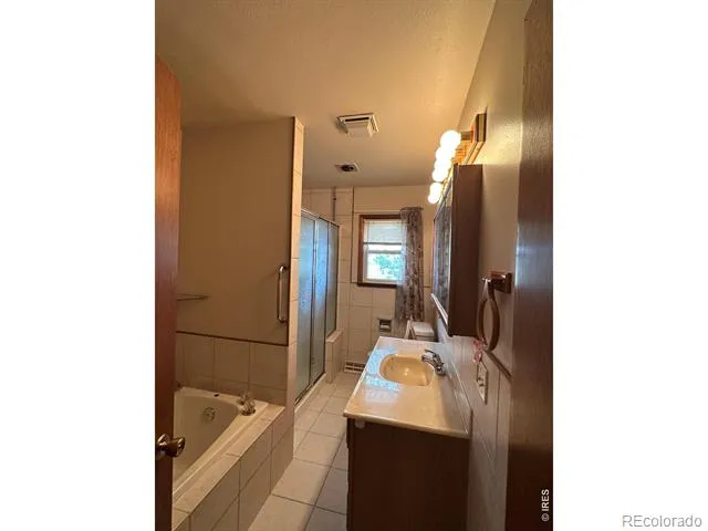 9735 County Road 7 Longmont, CO 80504