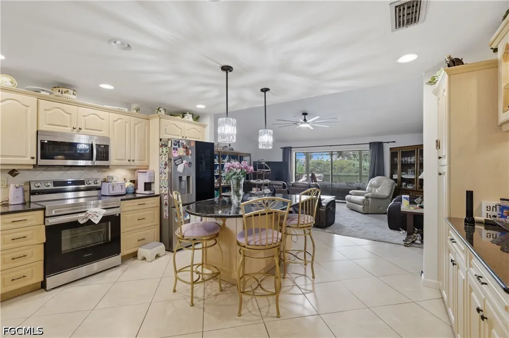 Beechwood Lake Drive Naples, FL 34112