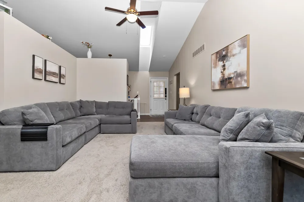 860 Knollwood Circle South Lyon, MI 48178