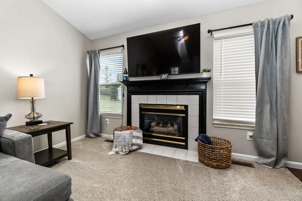 860 Knollwood Circle South Lyon, MI 48178