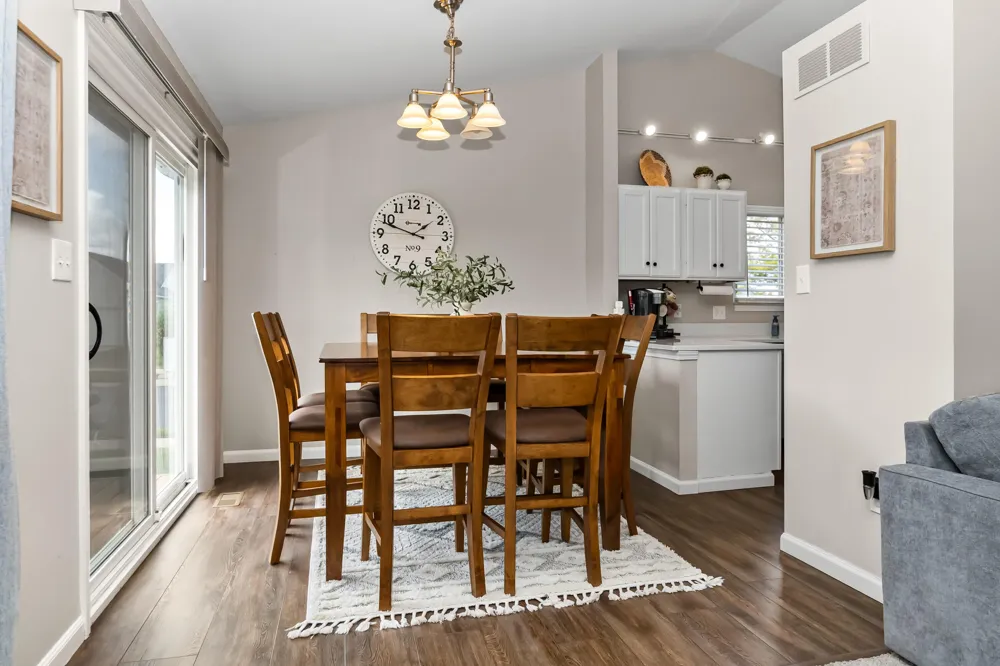 860 Knollwood Circle South Lyon, MI 48178