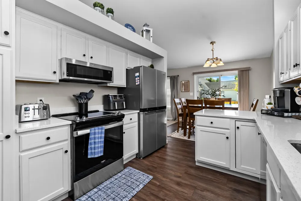 860 Knollwood Circle South Lyon, MI 48178
