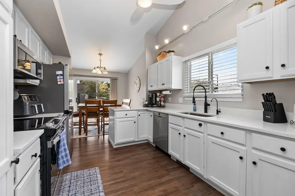 860 Knollwood Circle South Lyon, MI 48178