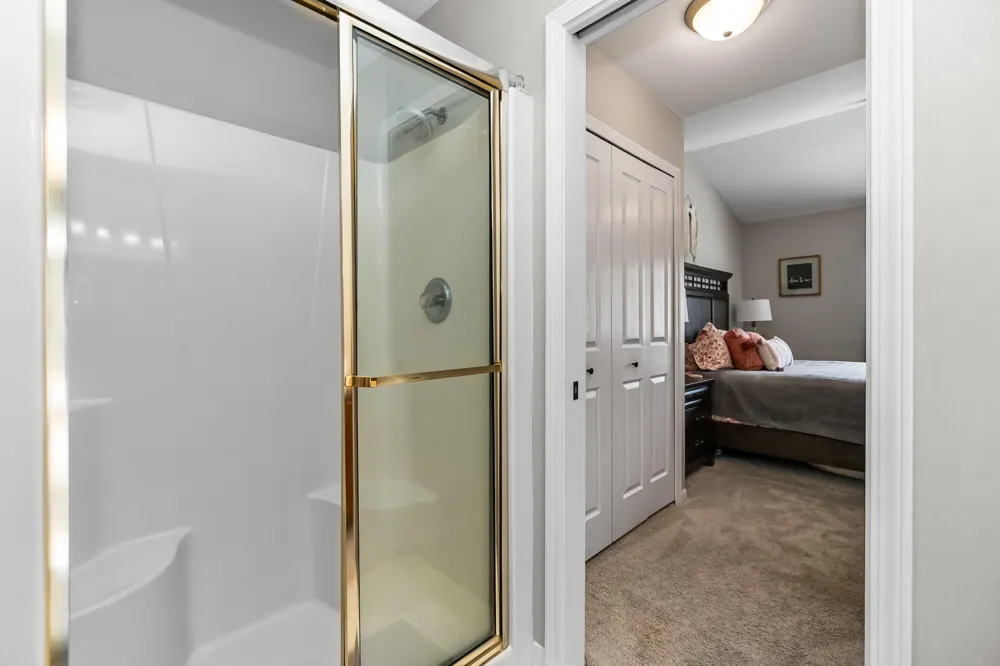 860 Knollwood Circle South Lyon, MI 48178