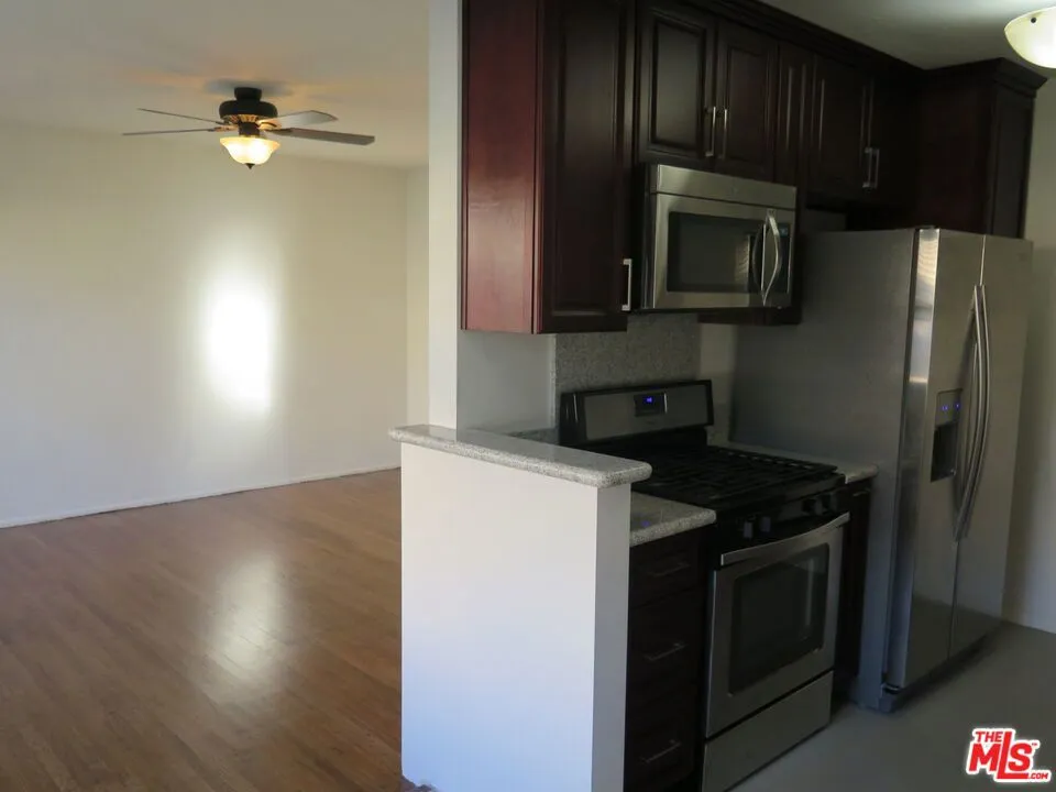 833 Kingsley Drive #2 Los Angeles, CA 90029