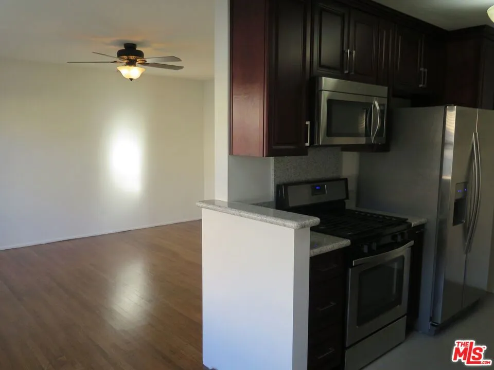 833 Kingsley Drive #2 Los Angeles, CA 90029