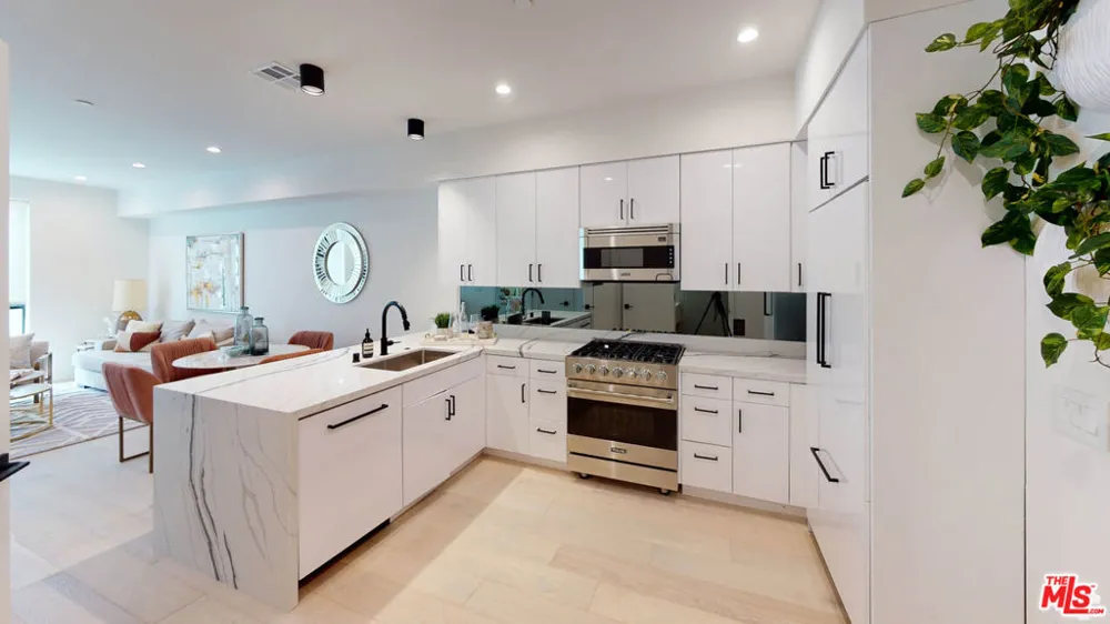 105 S Doheny Drive #404 Los Angeles, CA 90048