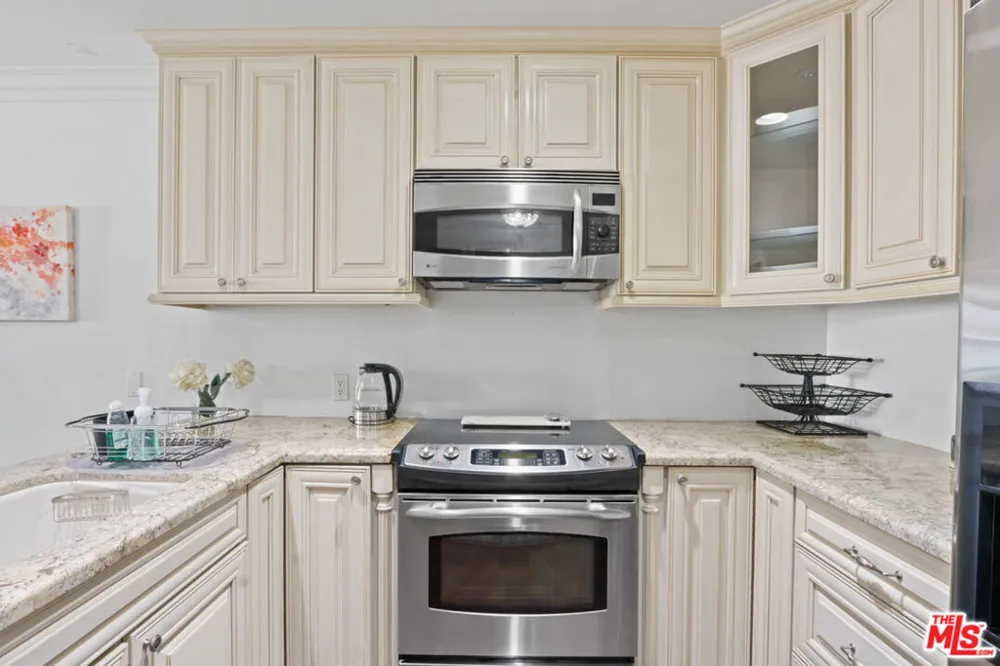 10751 Wilshire Boulevard #906 Los Angeles, CA 90024