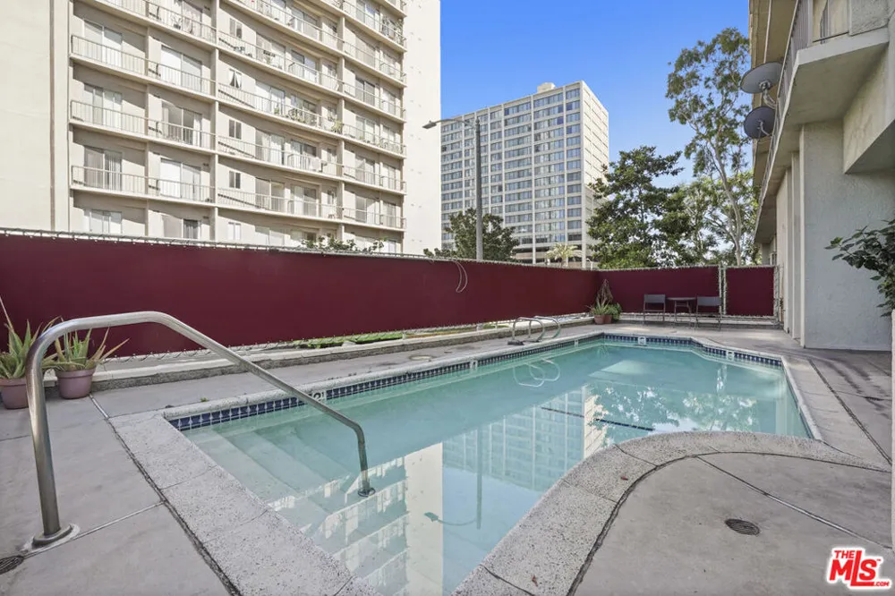 10751 Wilshire Boulevard #906 Los Angeles, CA 90024