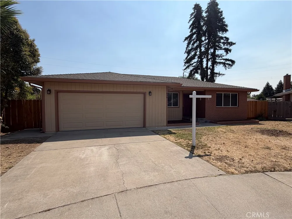 698 Roberts Court Merced, CA 95340