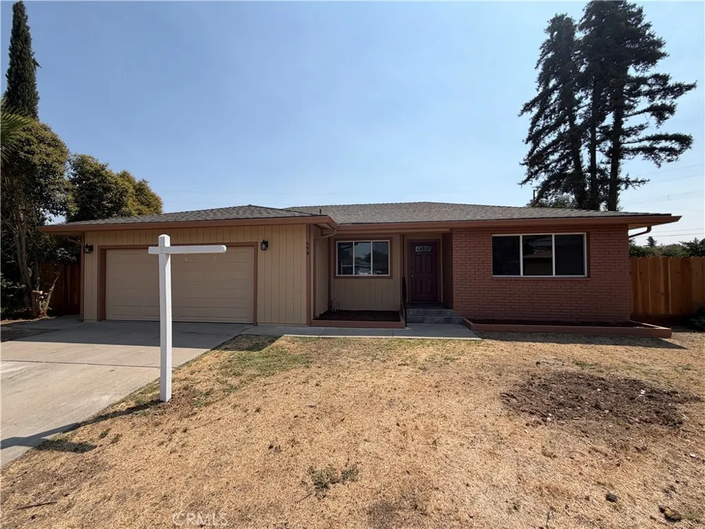 698 Roberts Court Merced, CA 95340