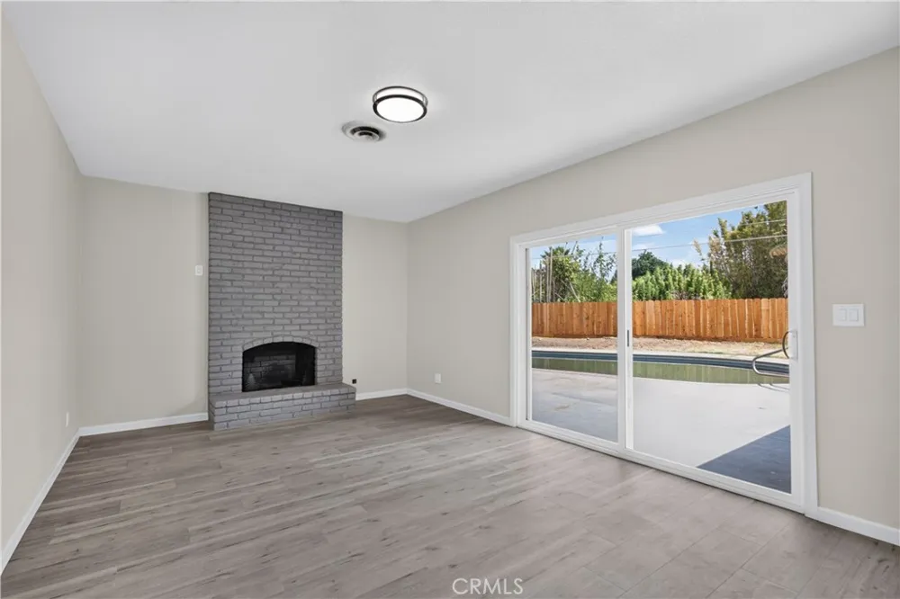 698 Roberts Court Merced, CA 95340