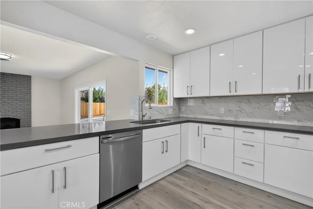 698 Roberts Court Merced, CA 95340