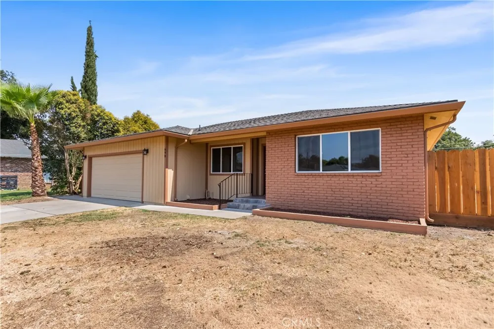 698 Roberts Court Merced, CA 95340