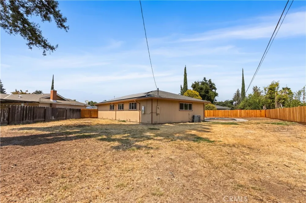 698 Roberts Court Merced, CA 95340