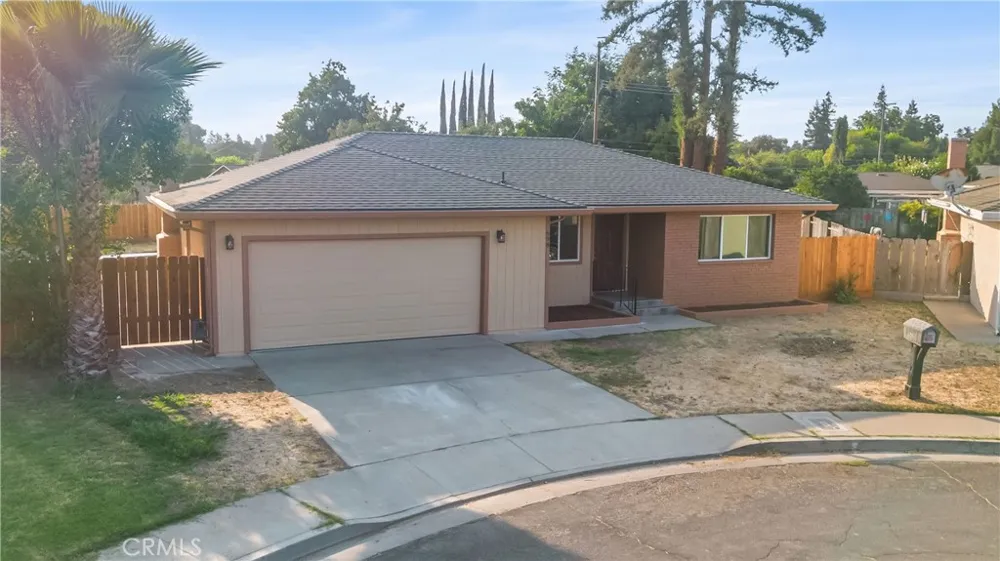 698 Roberts Court Merced, CA 95340