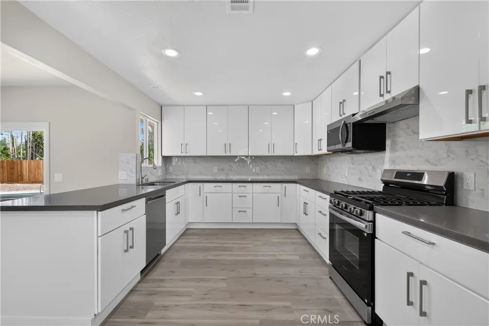 698 Roberts Court Merced, CA 95340
