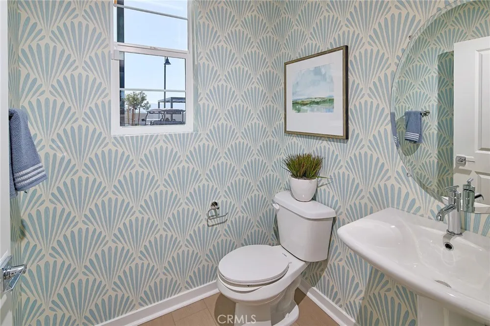 5830 Walden Court Eastvale, CA 92880