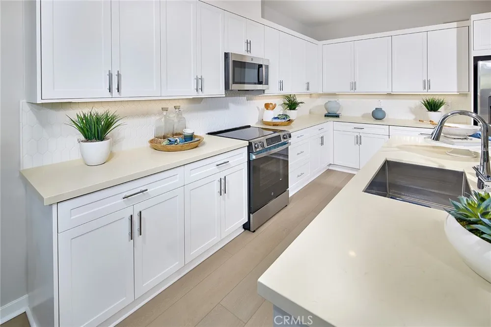 5830 Walden Court Eastvale, CA 92880